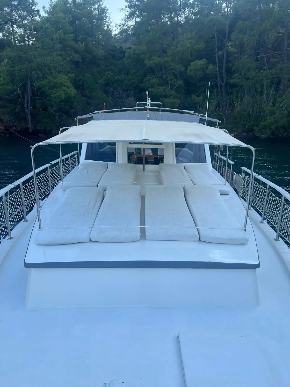 Göcek özel tekne kiralama gecelik tekne kiralama (3)