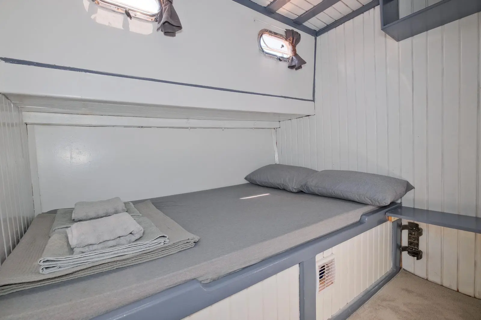Özbek Gulet Göcek 3 kabin 6 kişi tekne kiralama (15)