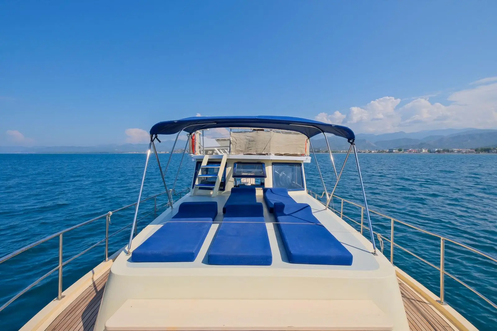 Özbek Gulet Göcek 3 kabin 6 kişi tekne kiralama (7)